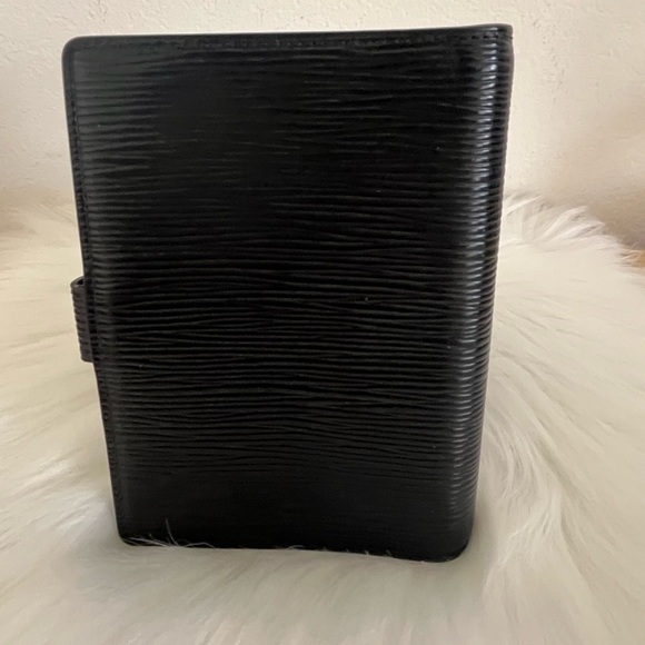 Louis Vuitton black Epi Agenda PM Passport Holder Circa 1995 Vintage - Picture 4 of 16